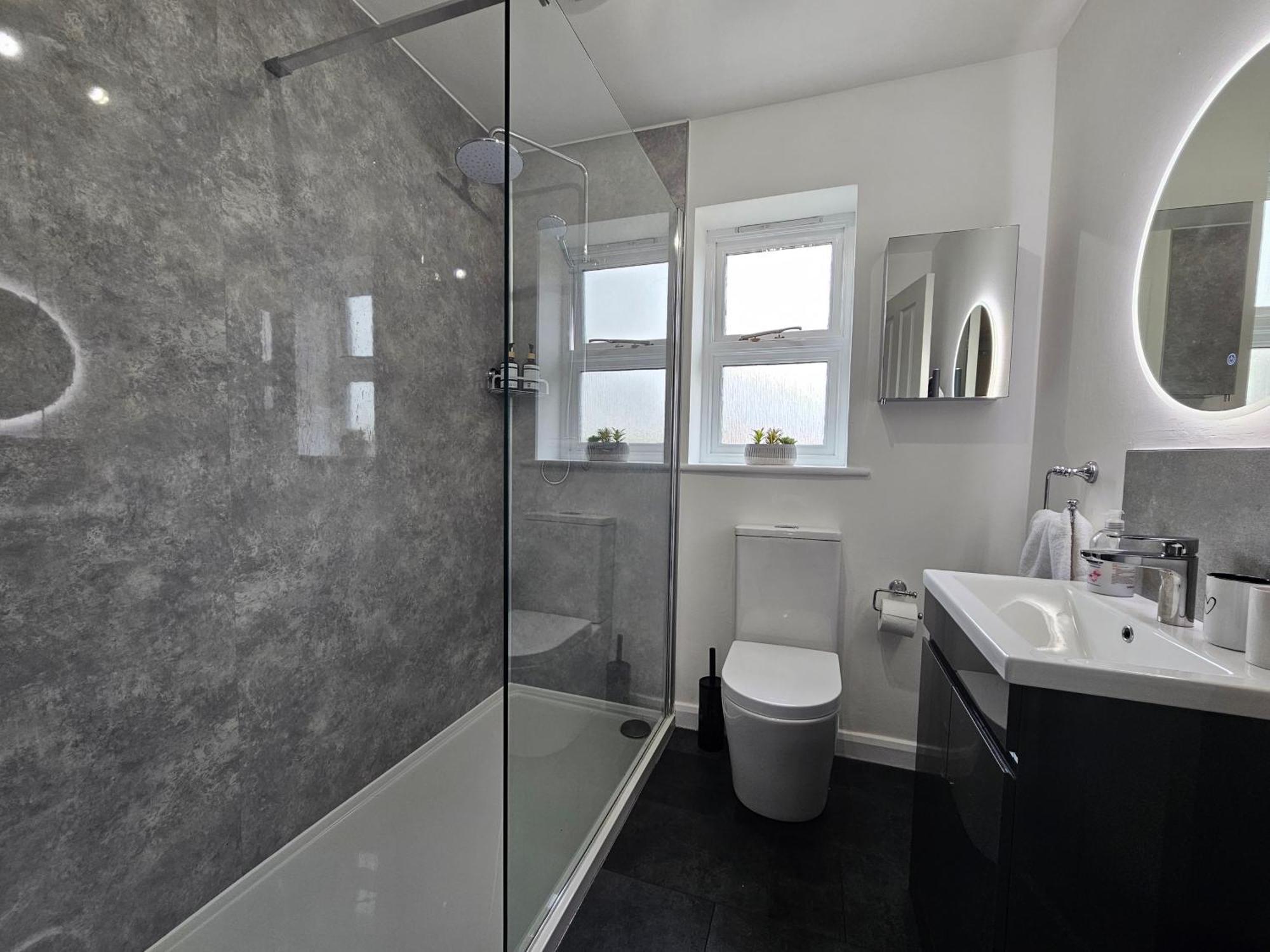 Pass The Keys Town Location For Shrewsbury With 3 Bedrooms Exterior photo